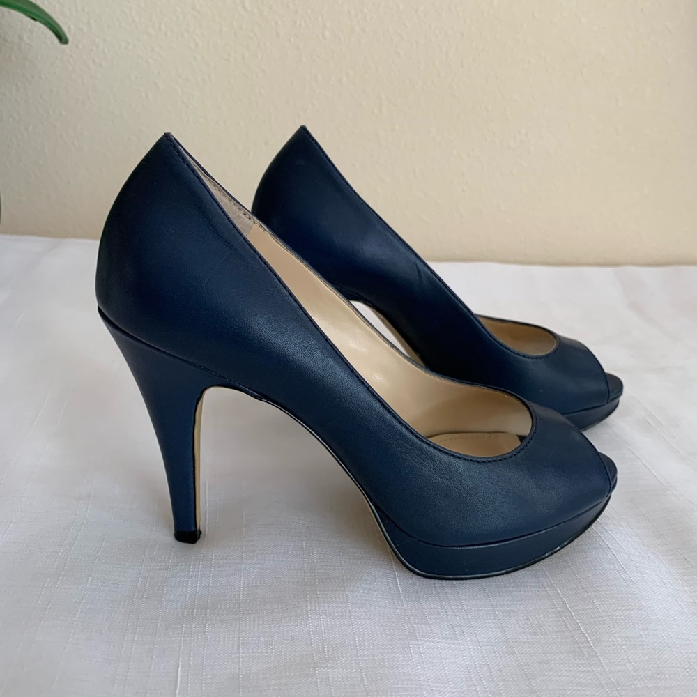 Enzo Angiolini peep toe heels